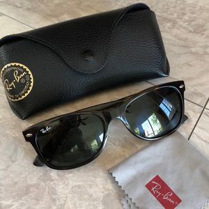 Ray-Ban Wayfarer women’s sunglasses